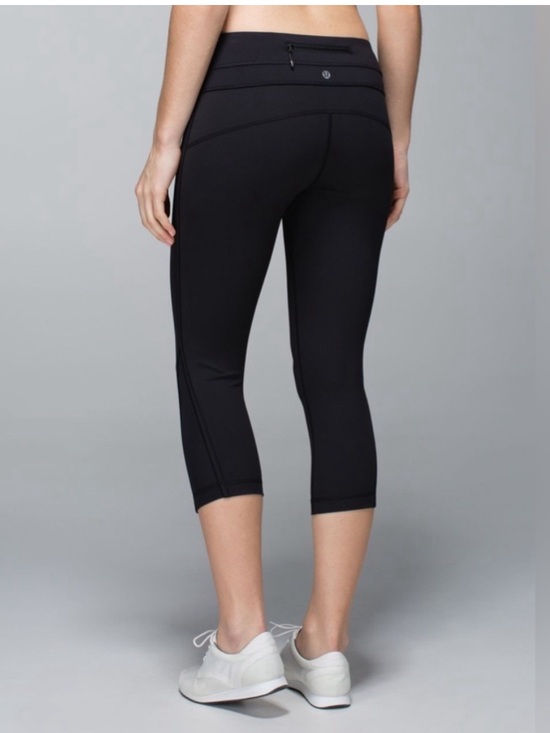 lululemon athletica Pants - Lululemon Up The Pace Crop Leggings sz 6